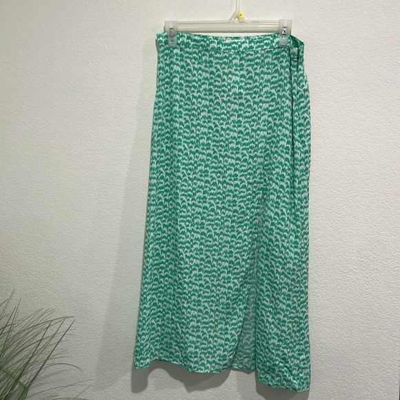 H&M viscose skirt open slit green mint and white - Picture 3 of 8